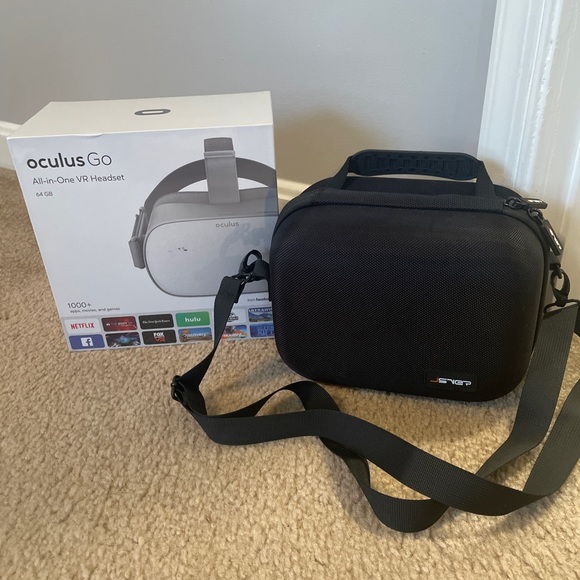 Brand new in a box Oculus Go with case $300 obo - Picture 2 of 4
